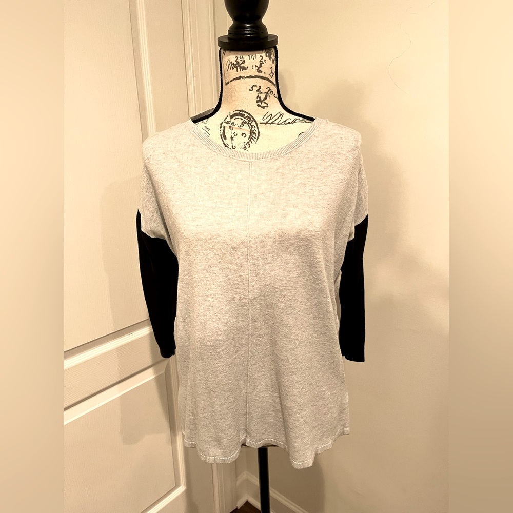 3/4 length shirt, black and gray